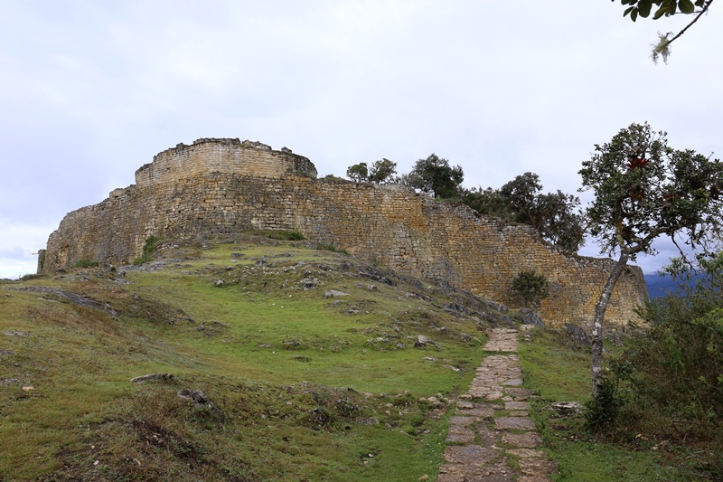Eingang zu den Ruinen von Kuelap